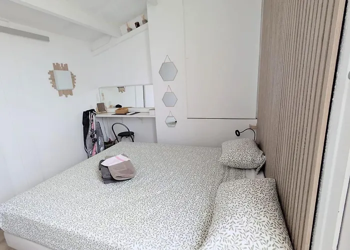 Naturiste Cap D'agde Port Soleil 146 *